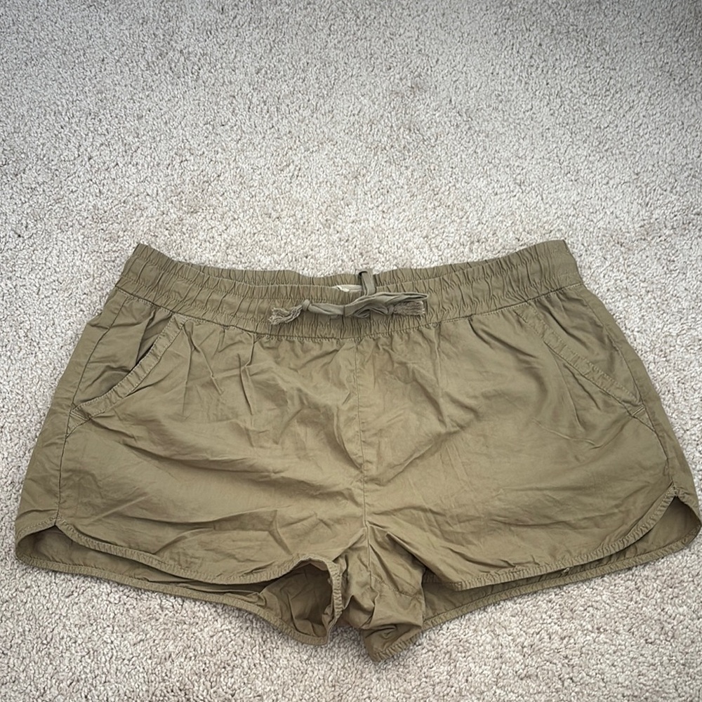 LOU & GREY | LIGHT WEIGHT SHORTS | SIZE L